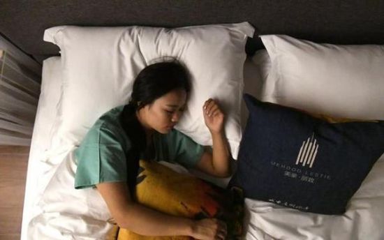 美女试睡员推荐:不是土豪也住得起的完美酒店 美女试睡员推荐:不是土豪也住得起的完美酒店