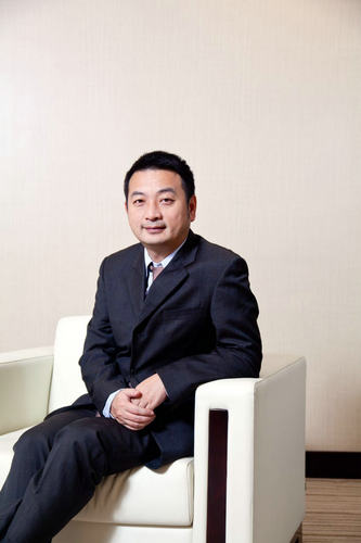 图为：梁建章